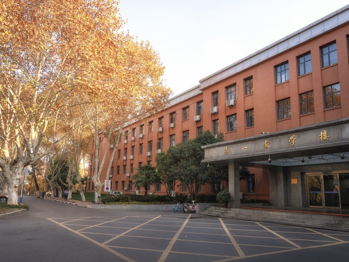 大学1.jpg
